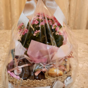 Cesta de café da manhã no cachepot de Taboa